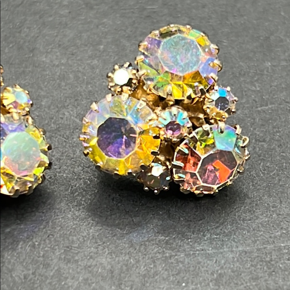 Vintage Weiss AB crystal clip on earrings - Picture 4 of 5